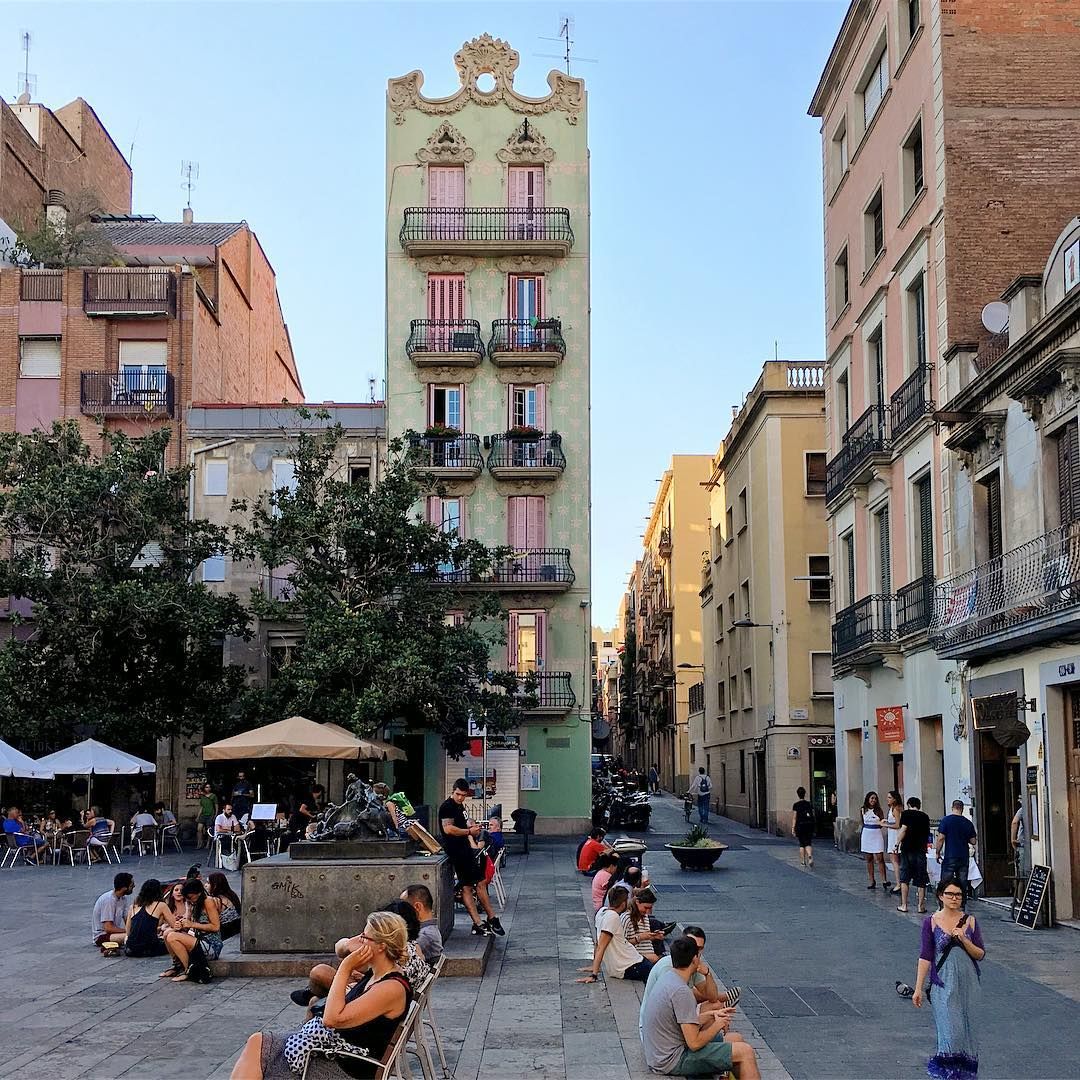 barcelona-gaudi-tour-gracia-neighbourhood