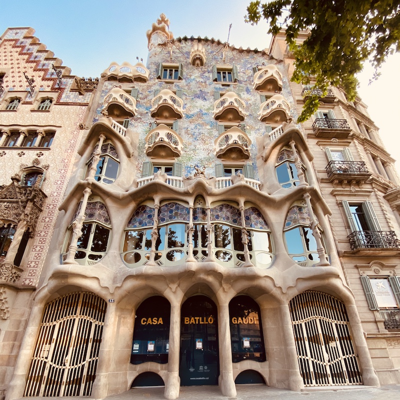 barcelona-gaudí-houses-tour-facade-casa-batllo