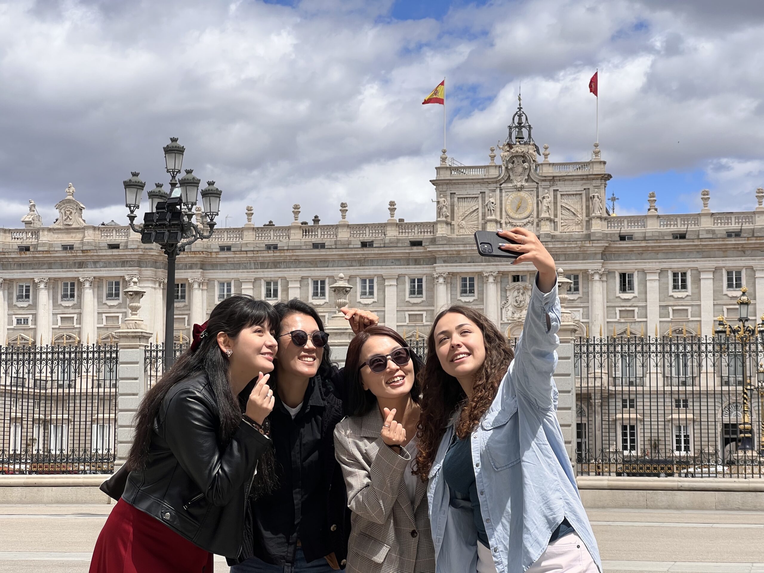 madrid-royal-palace-tour-selfie