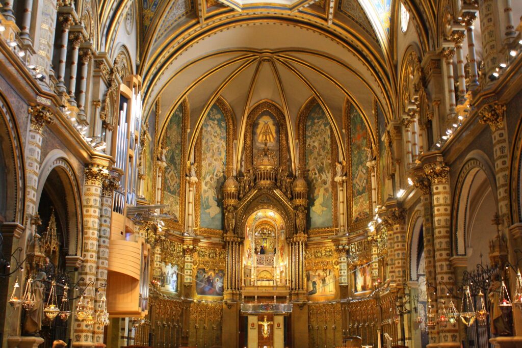 montserrat-church-interior