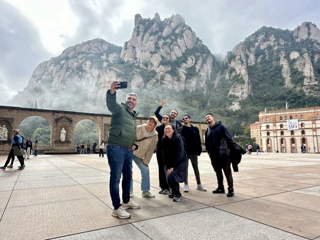 montserrat-tour-from-barcelona-group-selfie