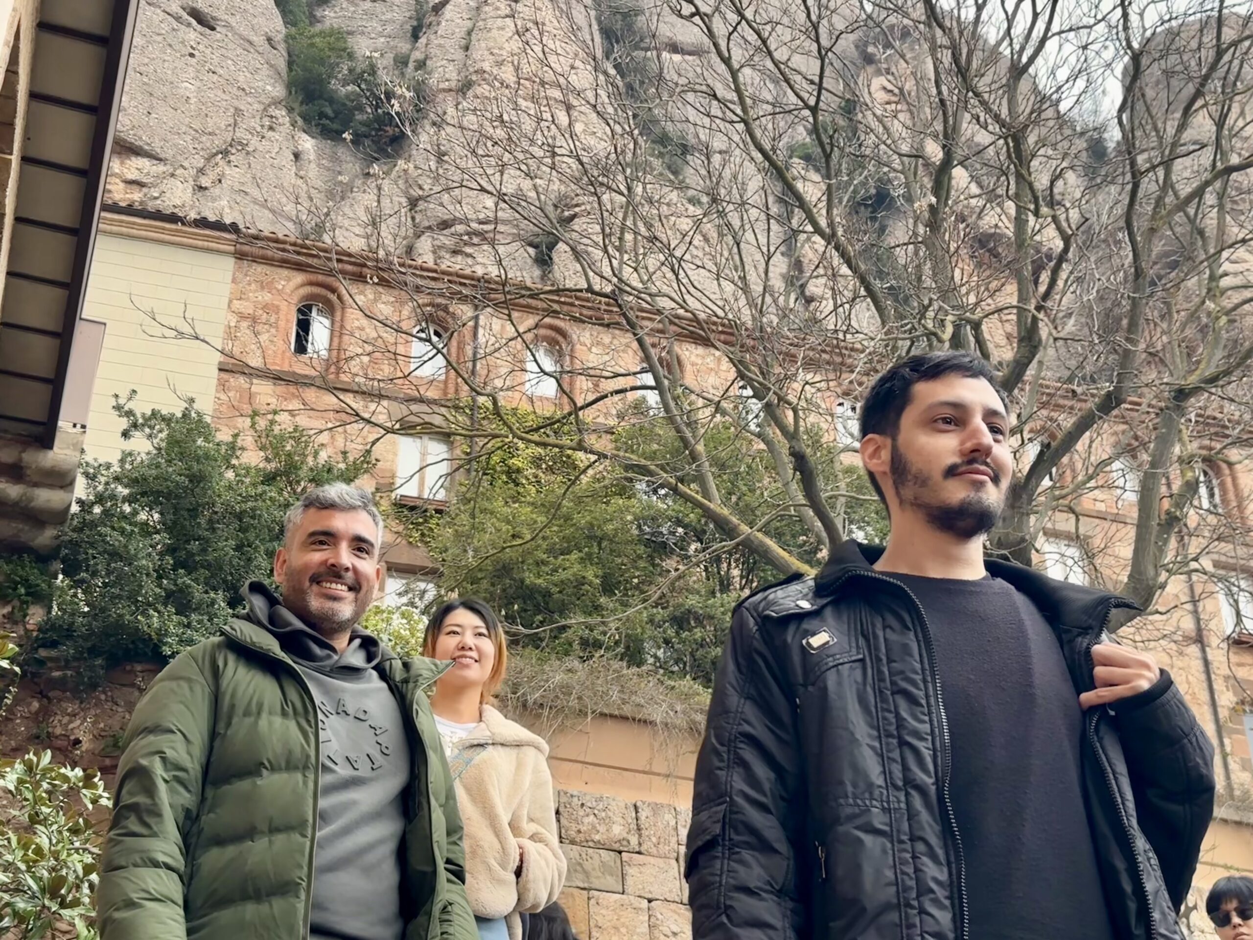 montserrat-tour-group-walking