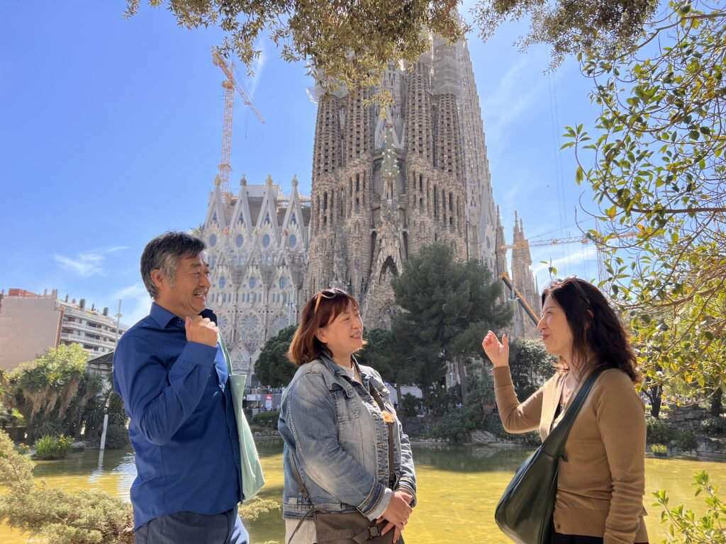 sagrada-familia-tour-nativity-facade-the-touring-pandas サグラダファミリアツアー