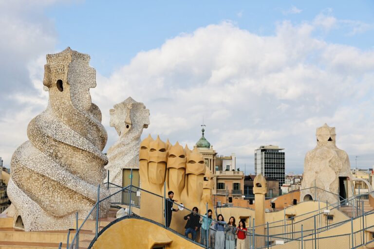 barcelona-day-tour-cover-pedrera-rooftop