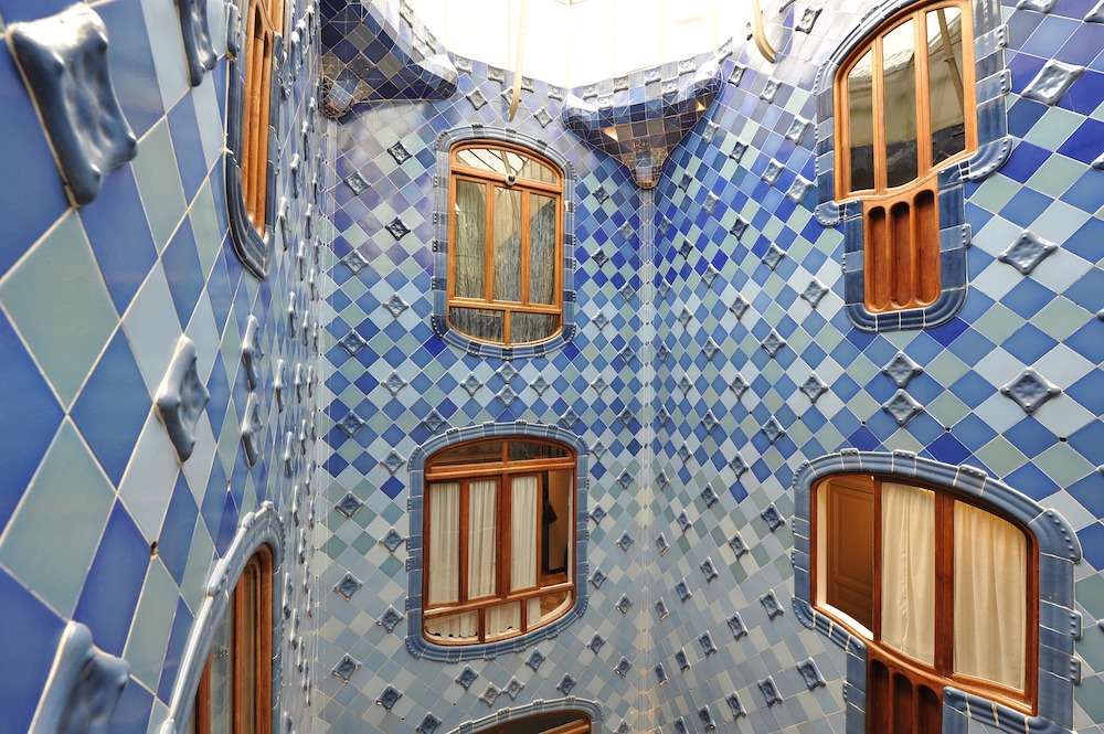 barcelona-gaudi-tour-casa-batllo-inside