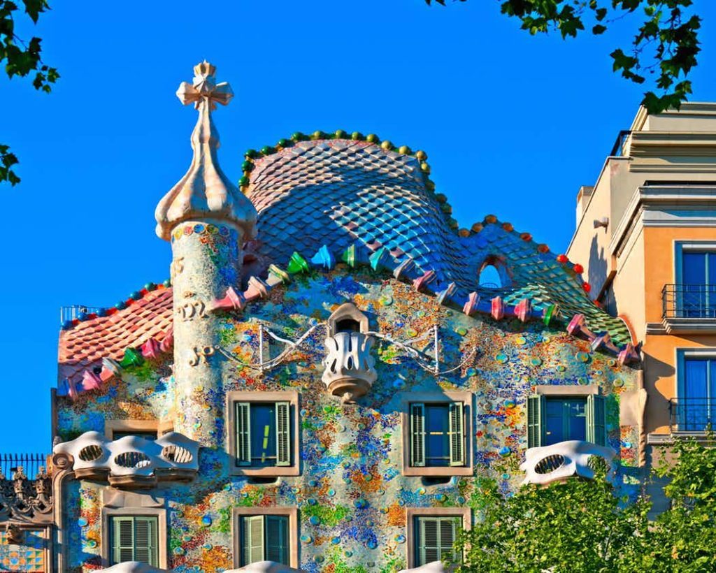 Visit Casa Batllo Welcome To Gaudi S Fantasy World The Touring Pandas