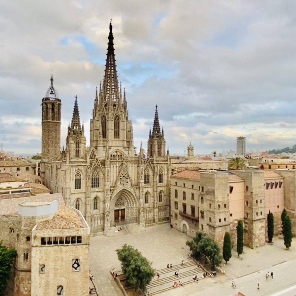 barcelona-free-tour-by-tiqets-cathedral-air-view