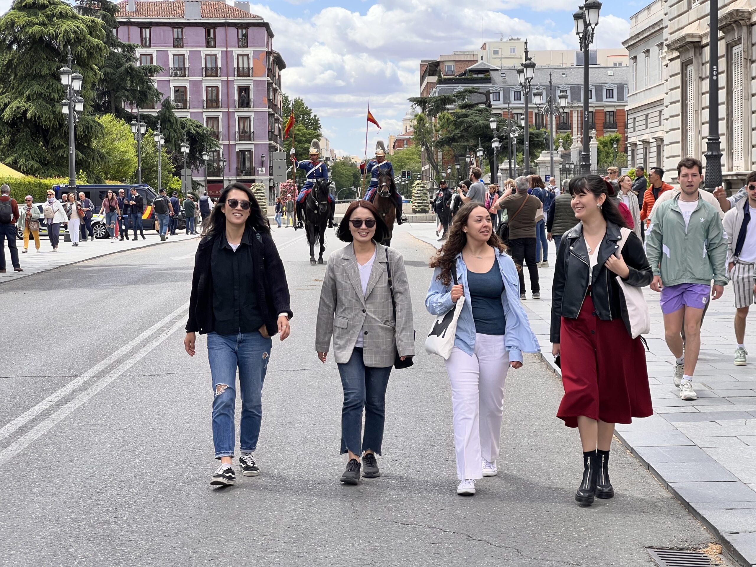 madrid-walking-tour-cover-about-us-the-touring-pandas