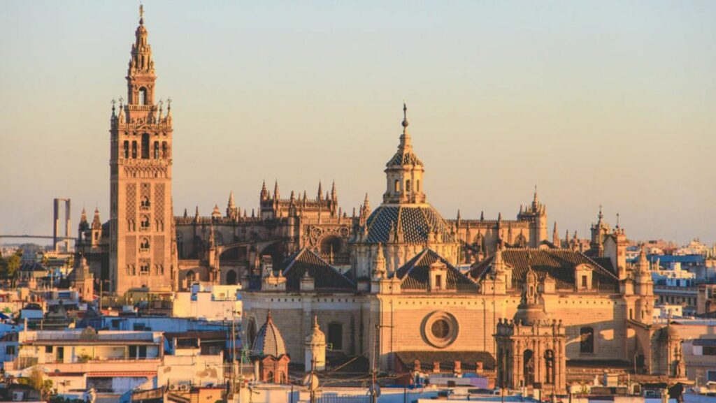 塞维利亚景点推荐：第二名 - 塞维利亚大教堂(Catedral de Sevilla)与吉拉尔达塔(La Giralda)