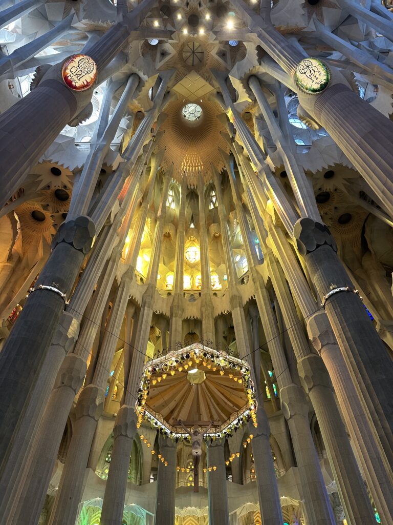 sagrada-familia-hyperboloid-tower-mary