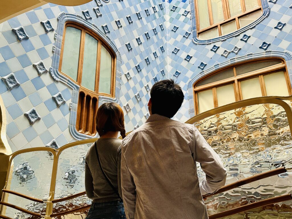 casa-batllo-guided-tour-lightwell-barcelona-day-tour