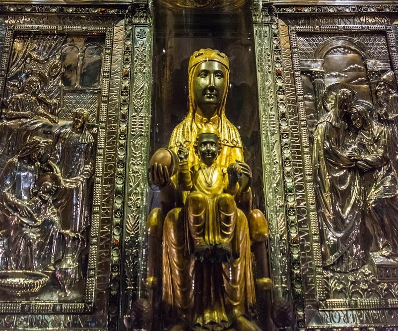 montserrat-throne-virgin-black-madonna