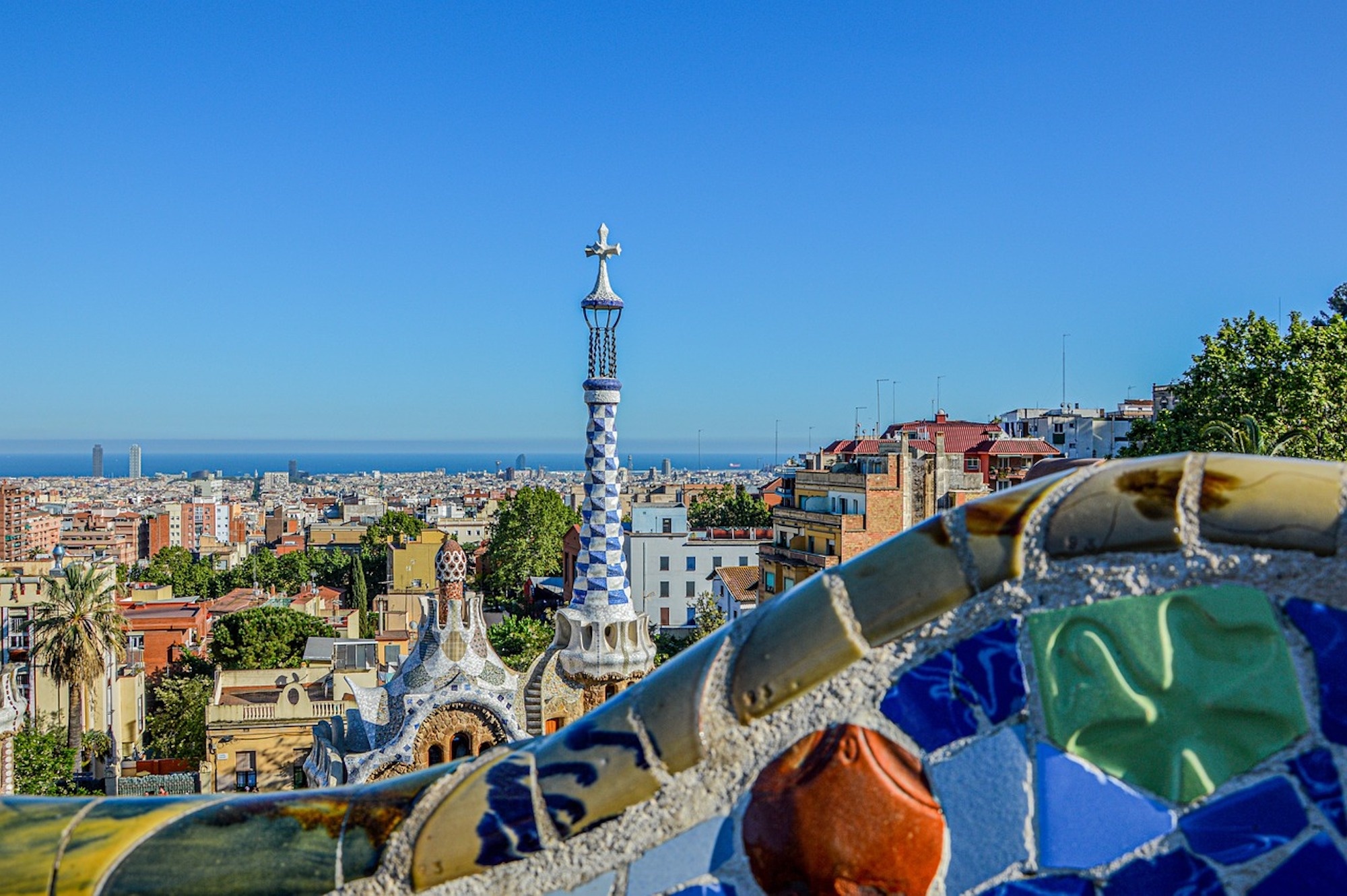 Park Güell Gaudí Barcelona グエル公園　ガイドブック Park Güell and Sagrada Familia Tour | The Touring Pandas