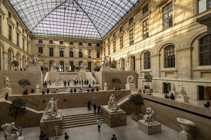 Cour Marly: Louvre Museum guided tour